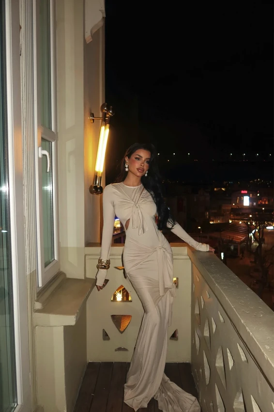 58348.